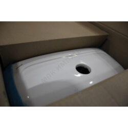 Унитаз-компакт Паллада г/вып н/под 2реж в/к PP, частичный недолив эмали на крышке бачка Santek